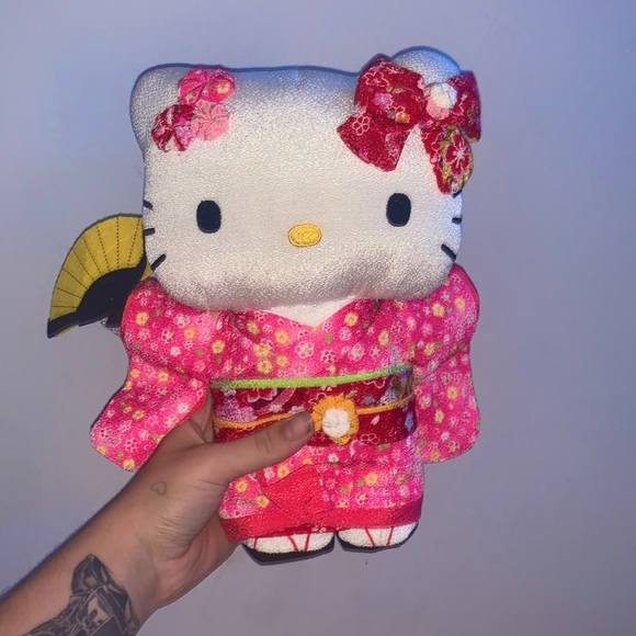 Sanrio Hello Kitty Plush - Picture 1 of 5